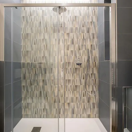 Aurelius Design Loft - Metro Cornelia *